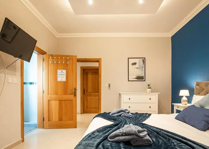 Spacious And Central Flat In Spinola Bay
