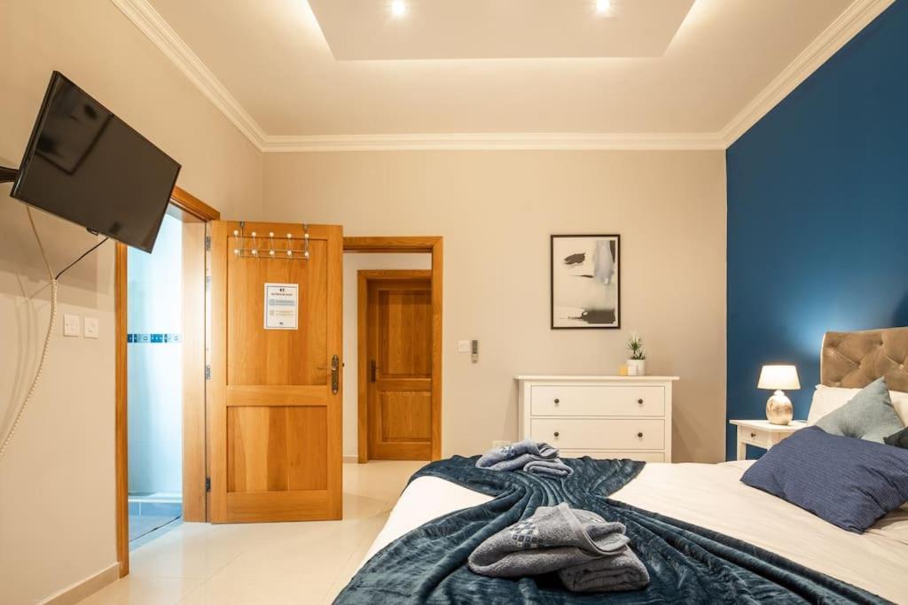 Spacious And Flat In Spinola Bay Apartment *
