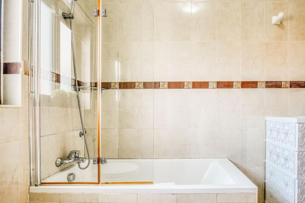 Spacious And Flat In Spinola Bay * Saint Julian's