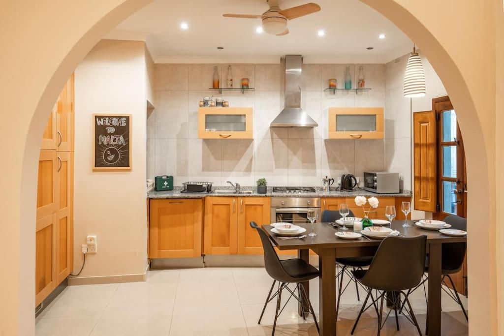 Spacious And Flat In Spinola Bay