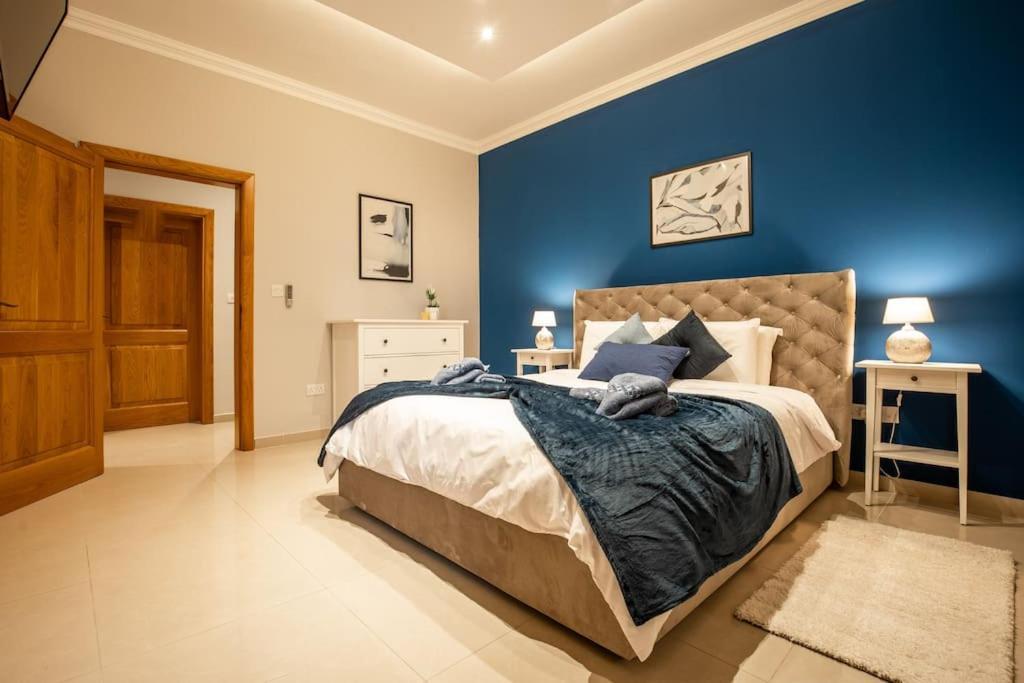 Spacious And Flat In Spinola Bay Apartment