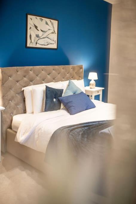 Spacious And Flat In Spinola Bay 公寓