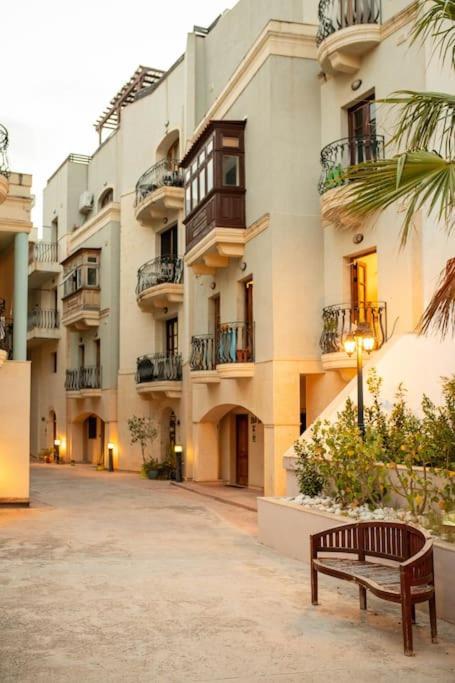 Spacious And Flat In Spinola Bay 公寓 *