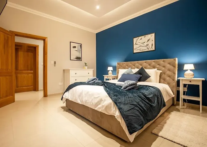 Spacious And Central Flat In Spinola Bay